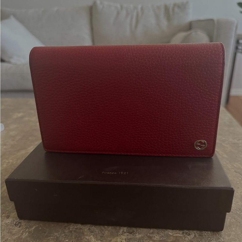 Gucci Red crossbody chain